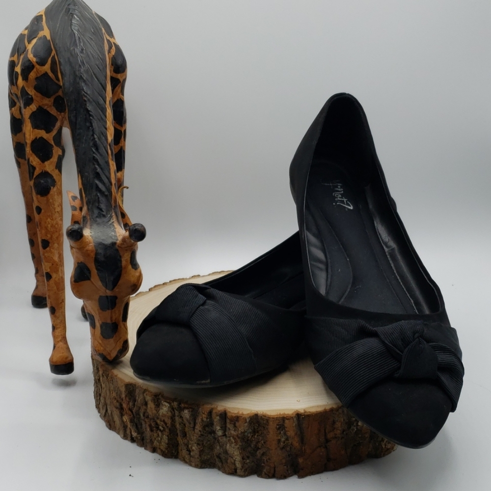 Black Flats, Tie Accent on the Toes